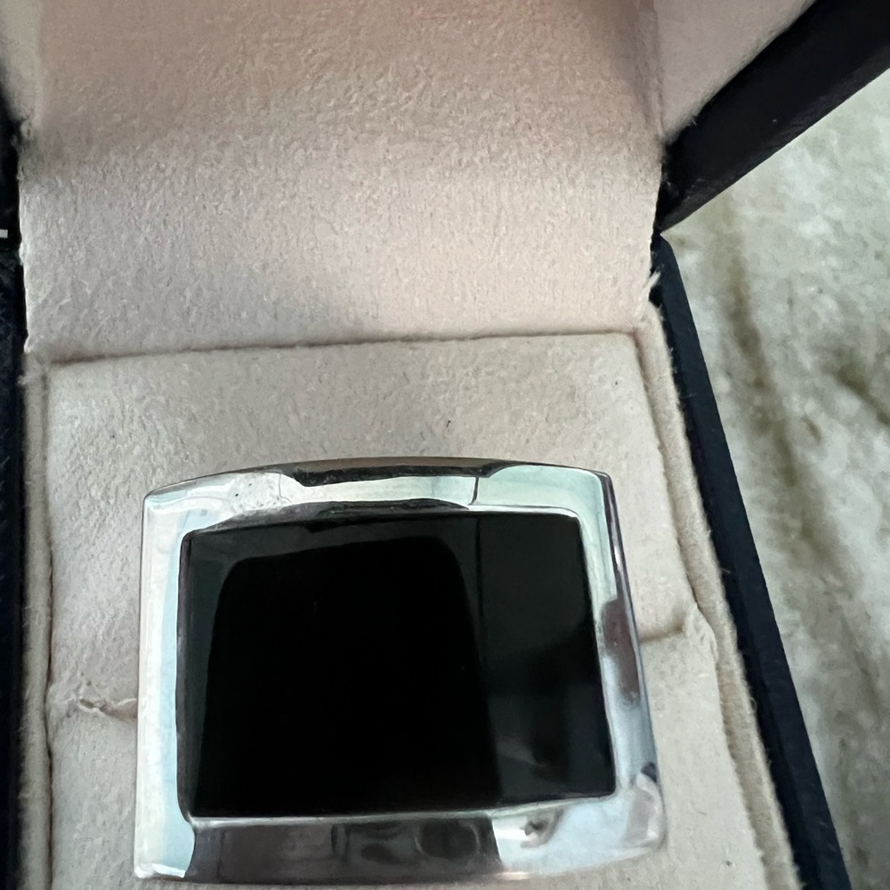 Black Onyx and sterling silver square is a great ring for your middle finger - Picture 2 of 4